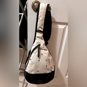 Sherpani Esprit sling bag/crossbody bag/one-strap backpack